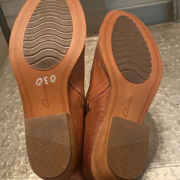 Clarks booties - Picture 4 of 8